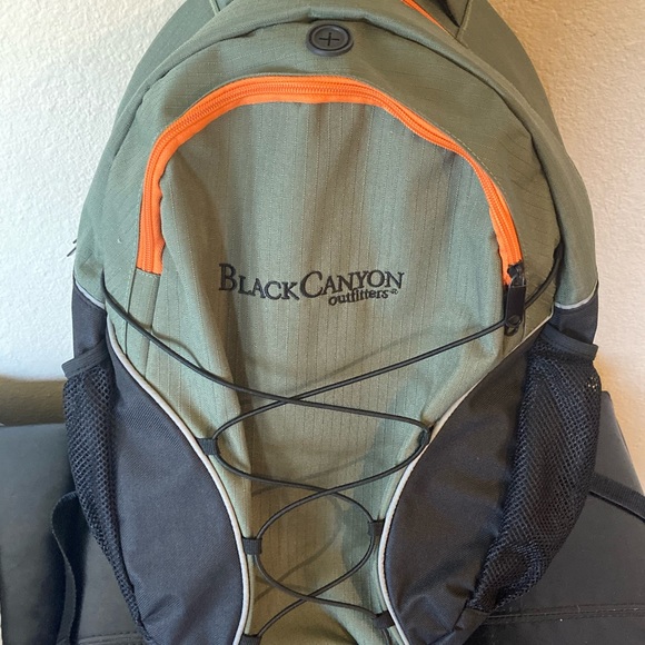 Black Canyon Outfitters Backpack w/ laptop holder - Picture 2 of 6